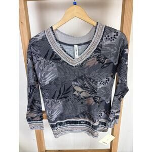 NWT Cubism Multicolor V Neck Floral Pattern Long Sleeve Top #0975 Size XS